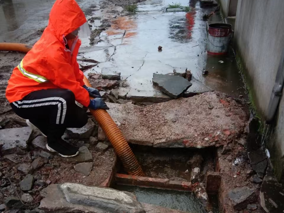 定西专业清理污水池 炜誉市政以规范流程守护城市 “肠道”