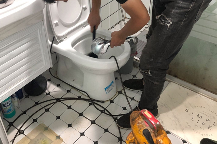 定西马桶堵塞自己疏通还是找师傅？专业上门服务让你省时更省心